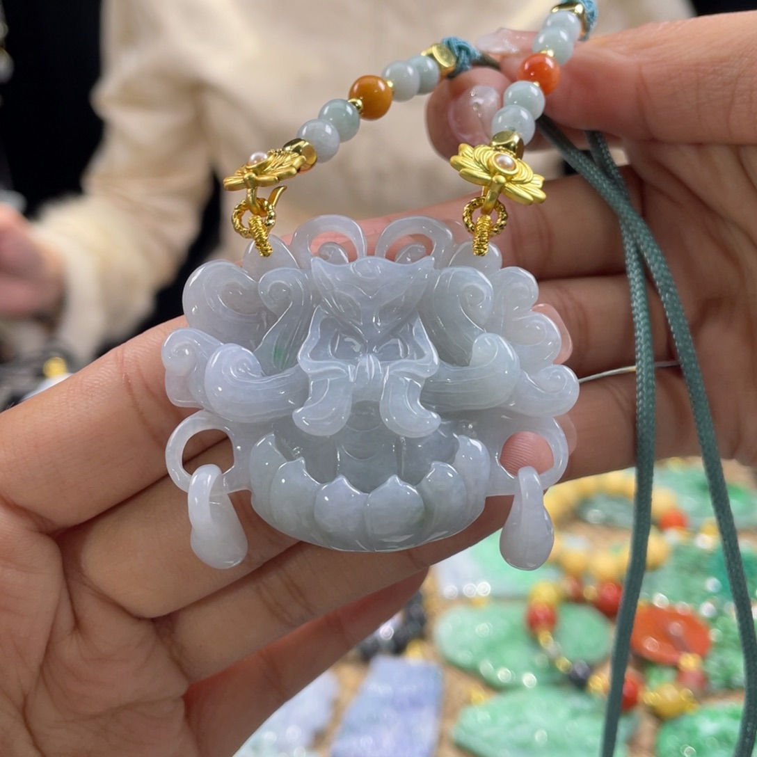 翡翠颈饰未镶嵌代编织