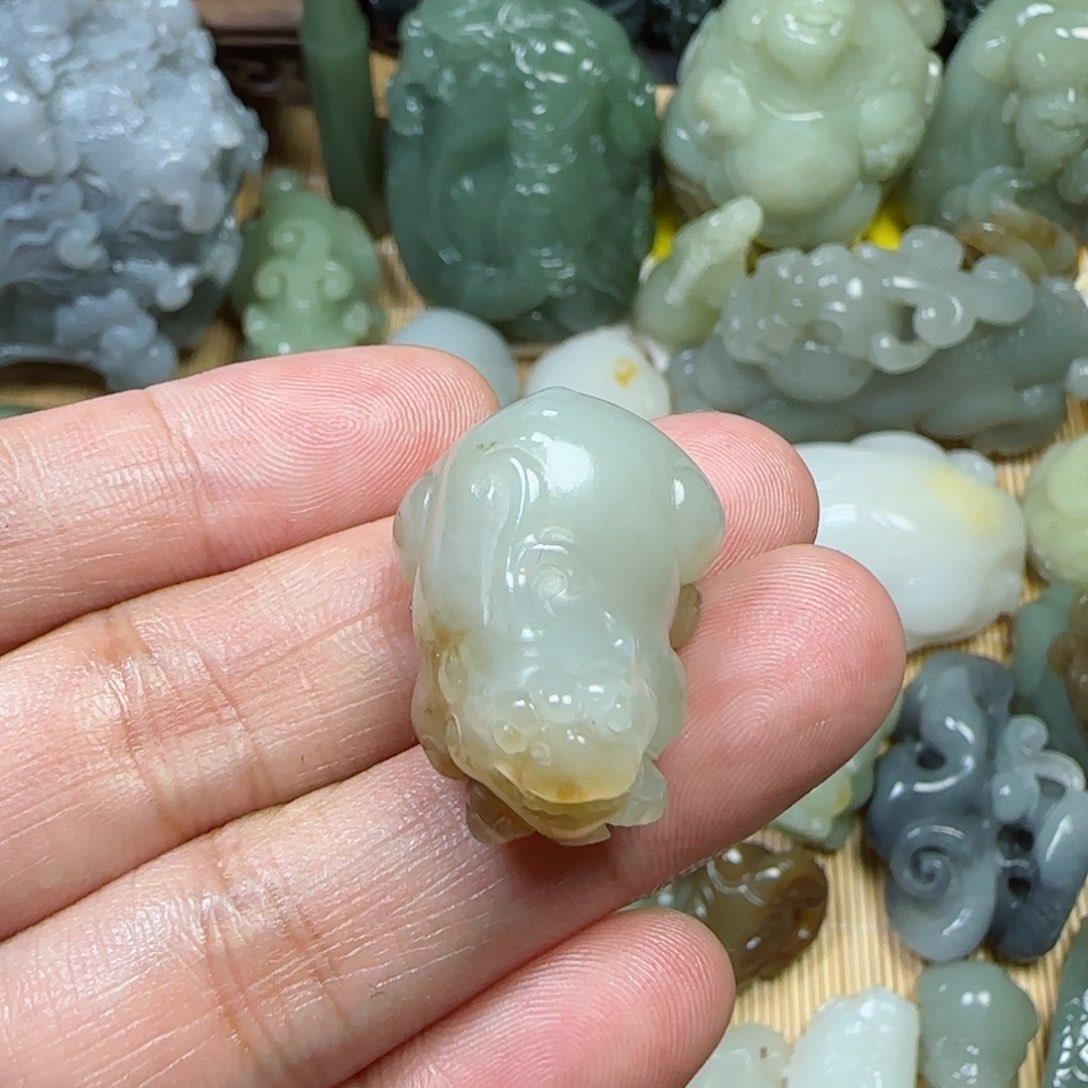 未镶嵌和田玉挂件