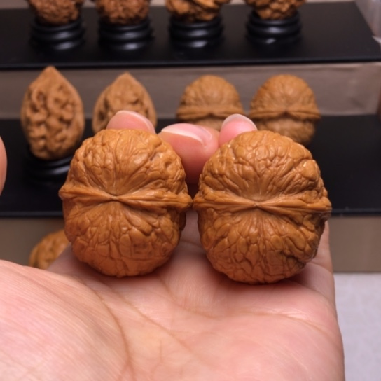 文玩核桃把件金蟒蛇皮球4