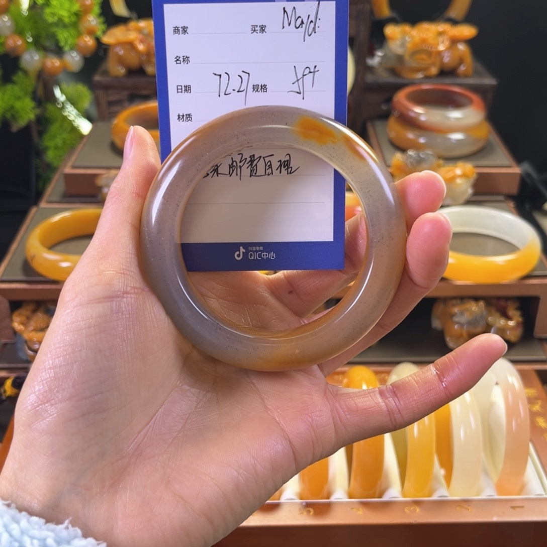 未镶嵌手镯石英质玉M***i