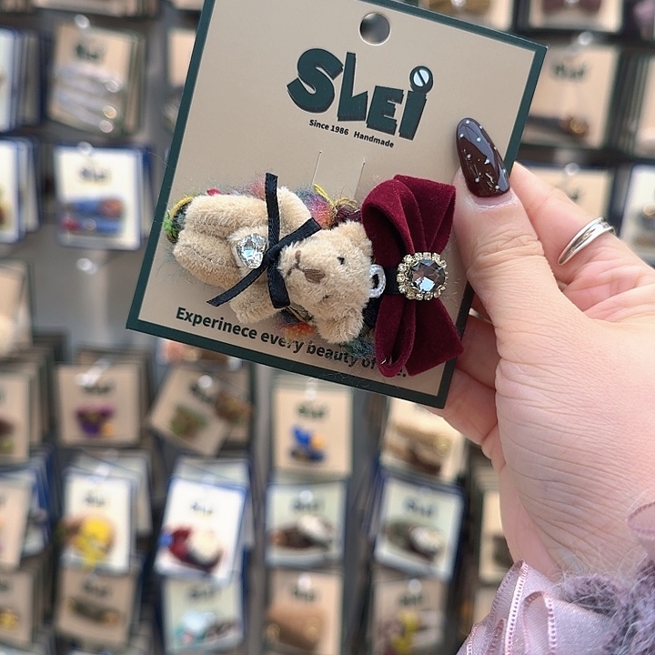 红色蝴蝶结小熊掰掰18