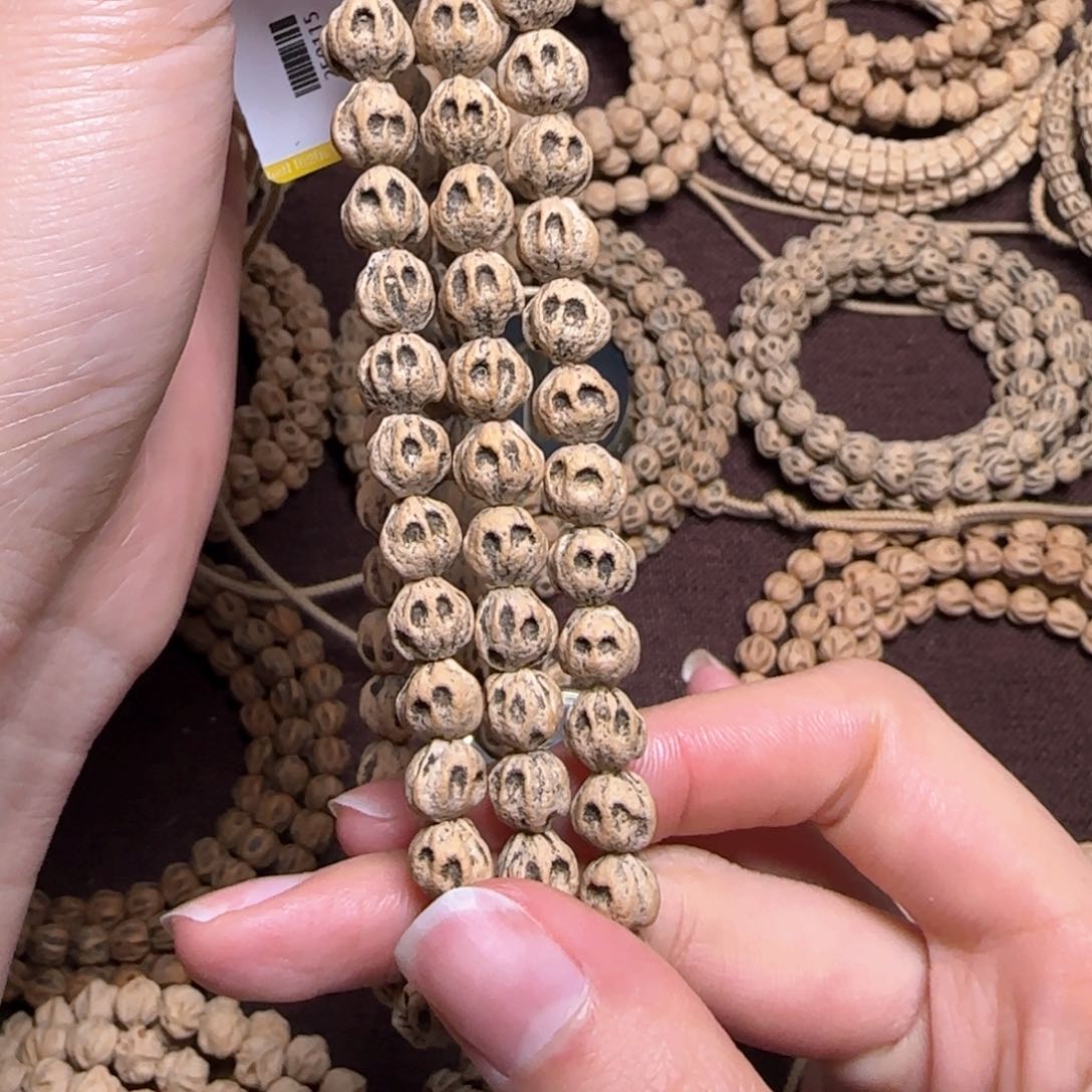 柏香籽/百香籽手串招**?