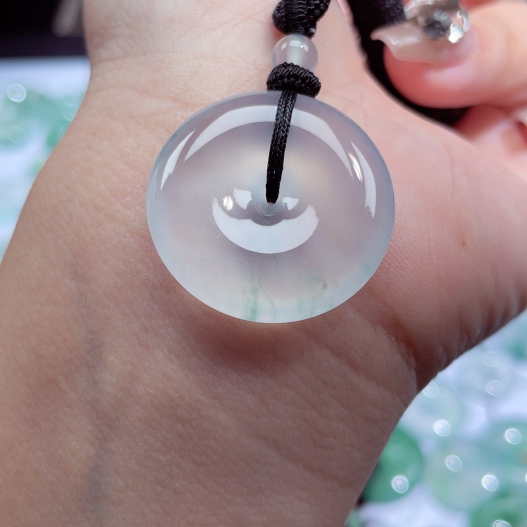 颈饰未镶嵌翡翠平安扣