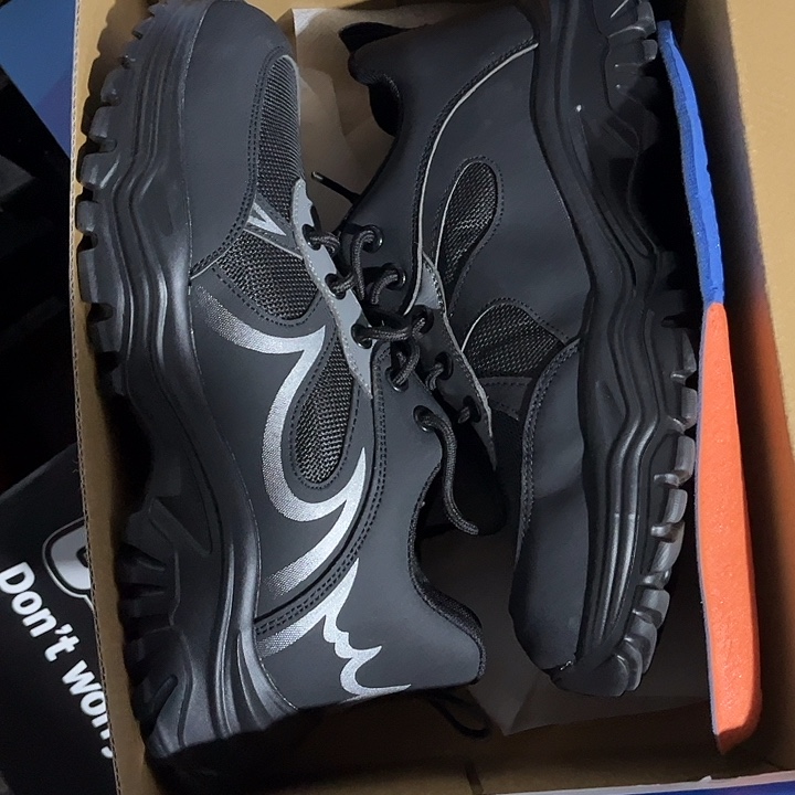 41尺码编号048微瑕处理劳保鞋