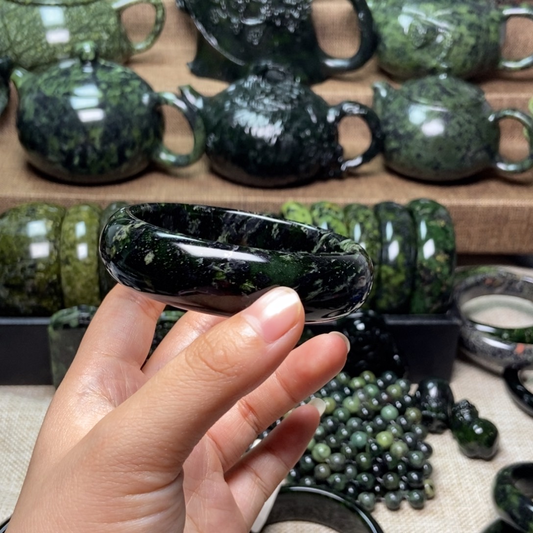 *****蛇纹石玉未镶嵌药王石手镯