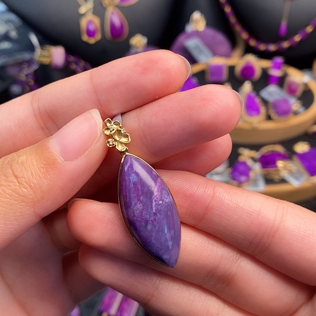 苏纪石（舒俱来）吊坠18K金镶嵌