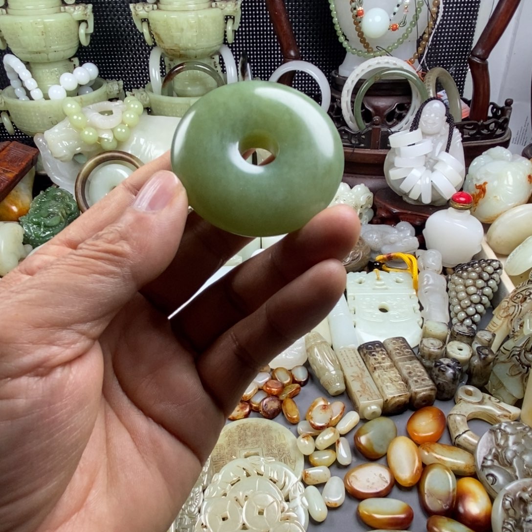 和田玉（糖玉）未镶嵌颈饰