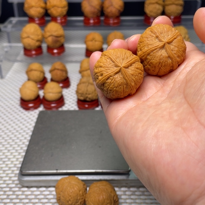 文玩核桃把件逆****弟6门墩四棱