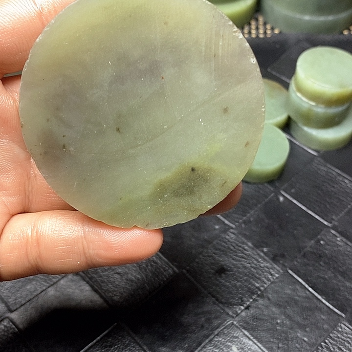 和田玉毛料未镶嵌