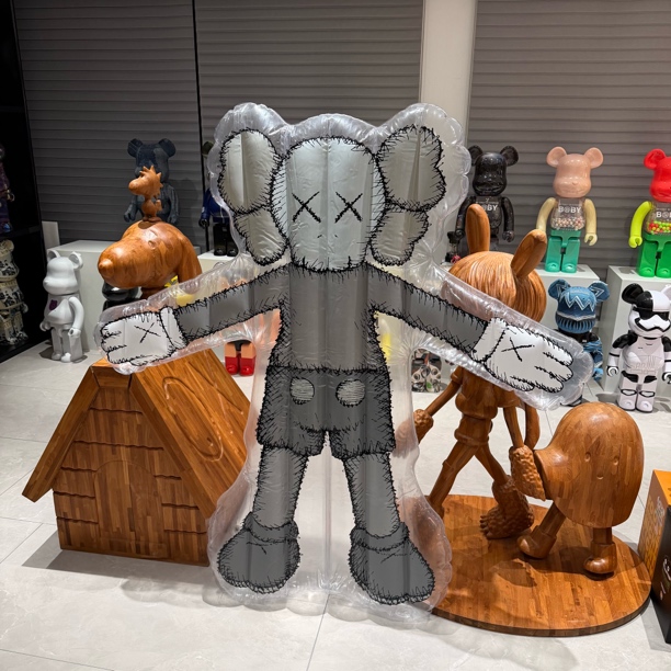 Kaws 漂浮 高170cm