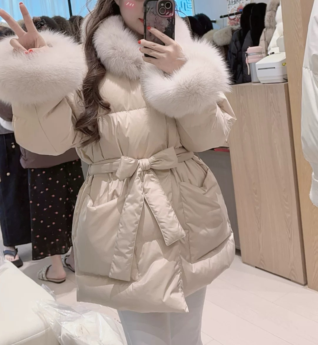 Tloml（一生挚爱轻奢）狐狸大毛领新国标90白鸭绒收腰仙女风羽绒服