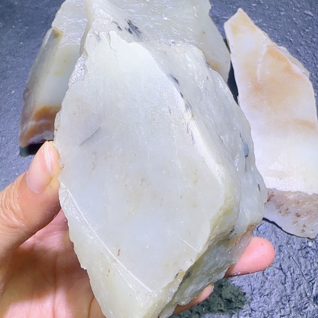 和田玉未镶嵌珠宝半成品