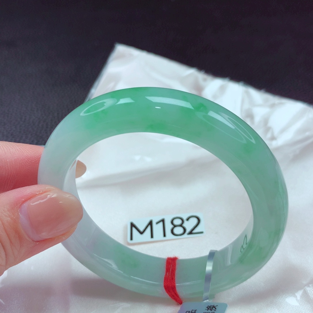 翡翠手镯未镶嵌手镯88