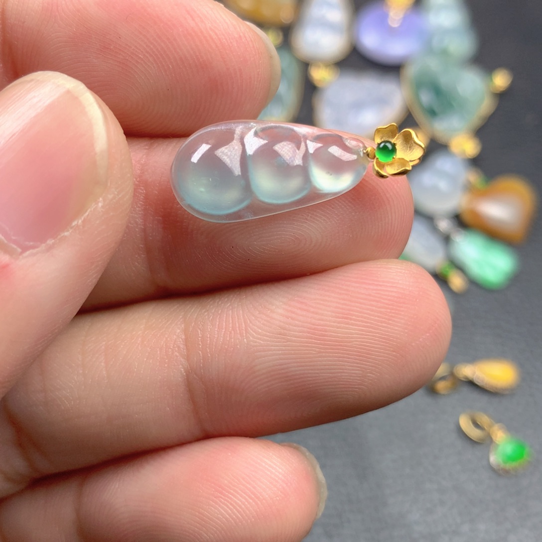 【闪购商品】颈饰18K金镶嵌翡翠翡翠