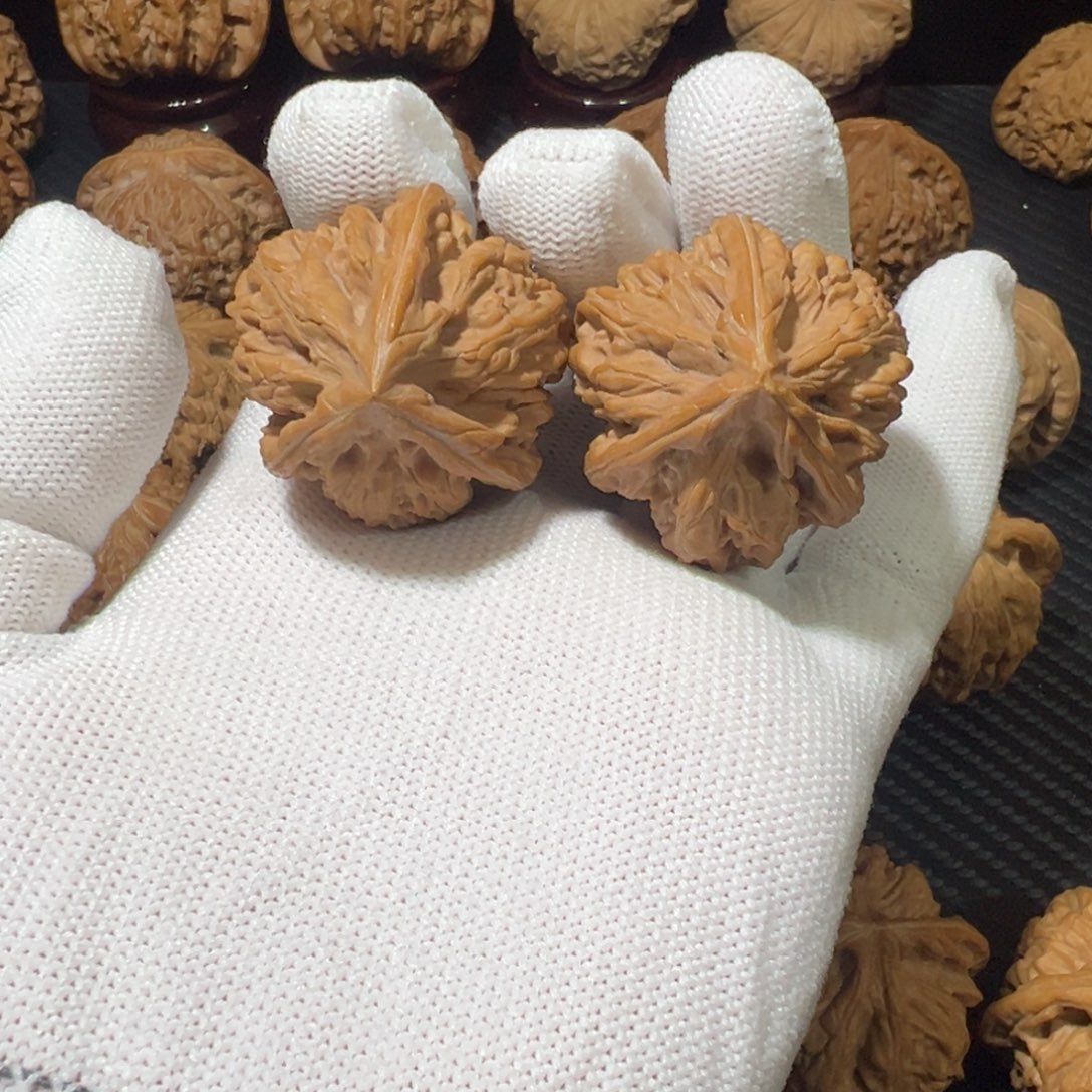 吊坠文玩核桃全品无修文山三棱