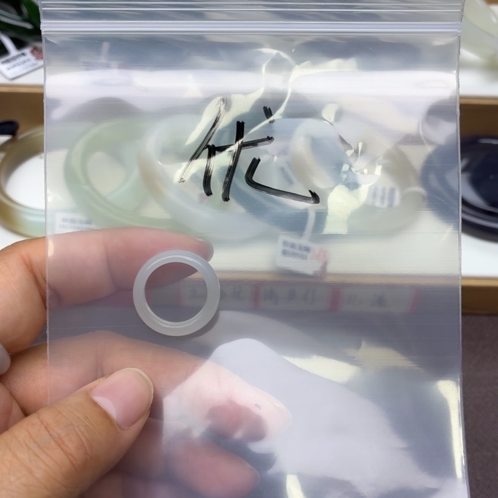 优***悠和田玉未镶嵌戒指