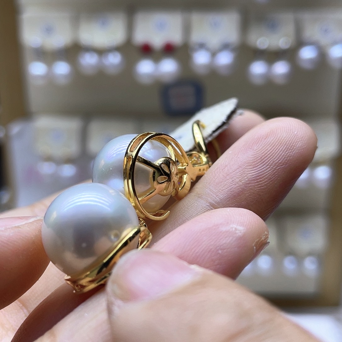 银S925镶嵌淡水珍珠耳饰