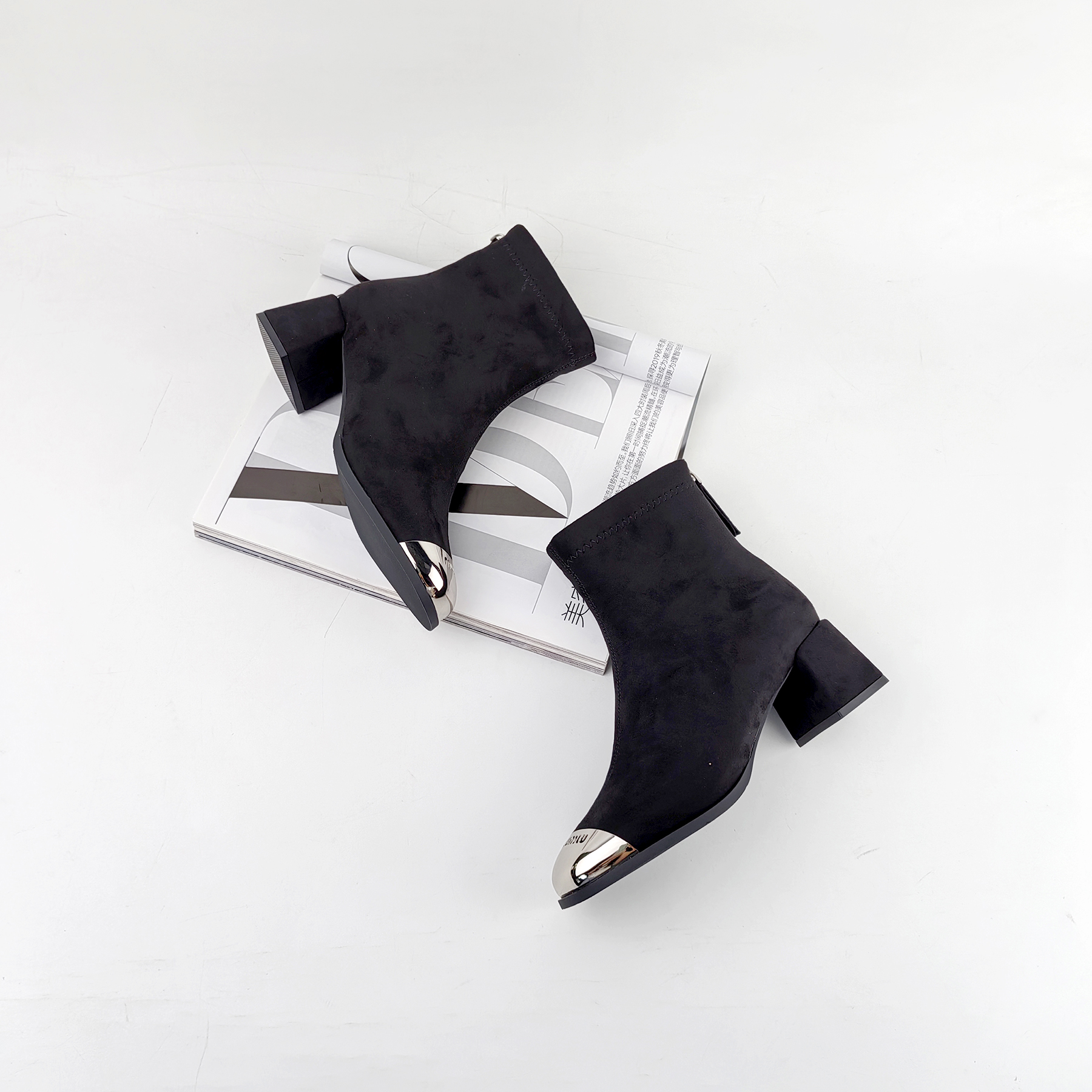 2025秋冬新款粗跟时尚黑色女短靴子瘦瘦靴加绒方头1352328气质