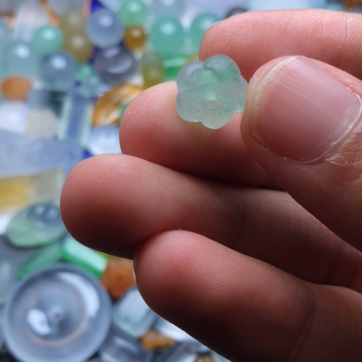 未镶嵌定制翡翠南**：挂件