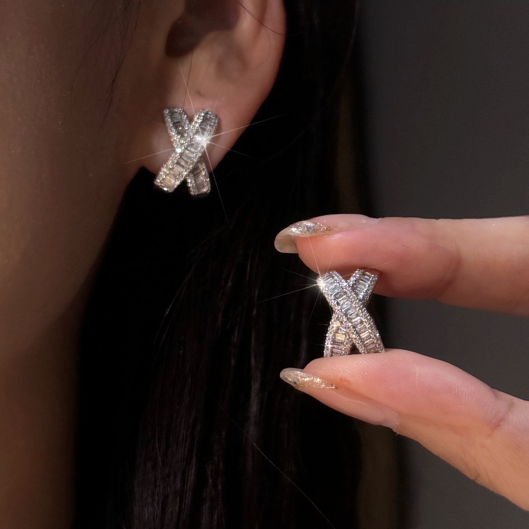 QANNA【字母X】【1克拉】轻奢方钻满钻百搭简约钻交叉石耳钉AF