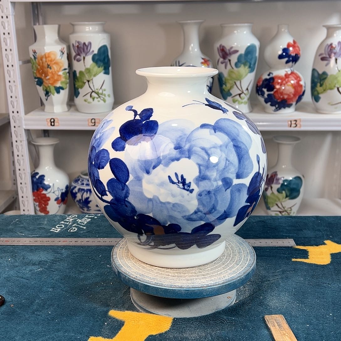 摆件景德镇陶瓷石青牡