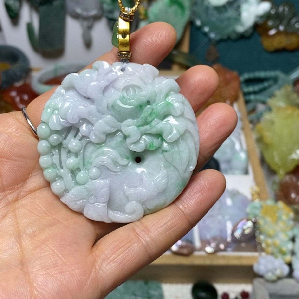 【闪购商品】翡翠吊坠(赠链)未镶嵌