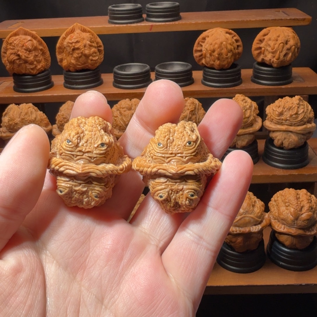 一***町核桃把件蛤蟆头雕刻龙蟾双面35