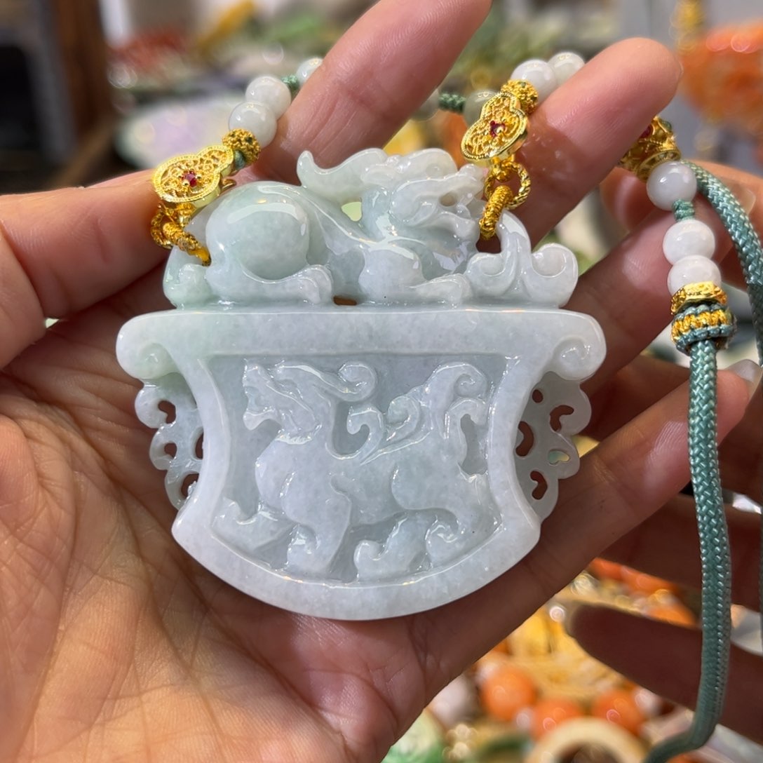 翡翠颈饰未镶嵌待编款