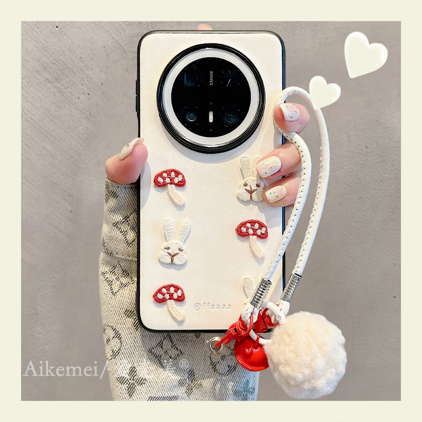 适用华为mate70pro+手机壳白色皮纹mate60pro+刺绣蘑菇兔子手绳女