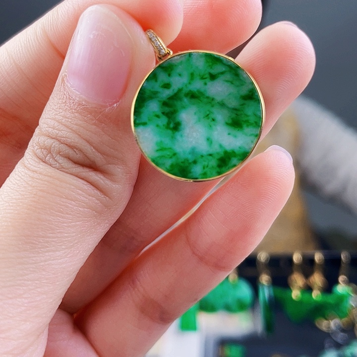 翡翠颈饰18K金镶嵌饰品