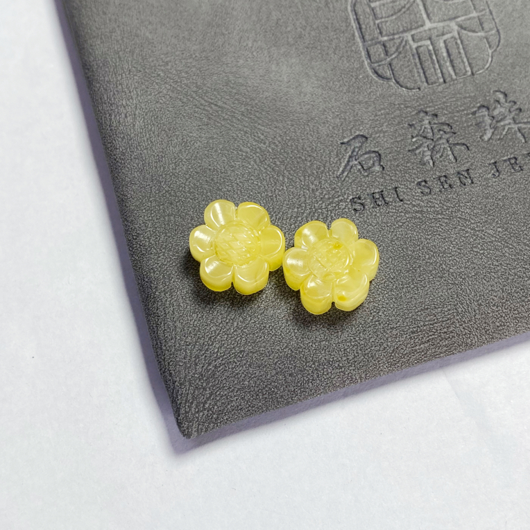 天然蜜蜡俄料太阳花手工雕刻【一单发2个】