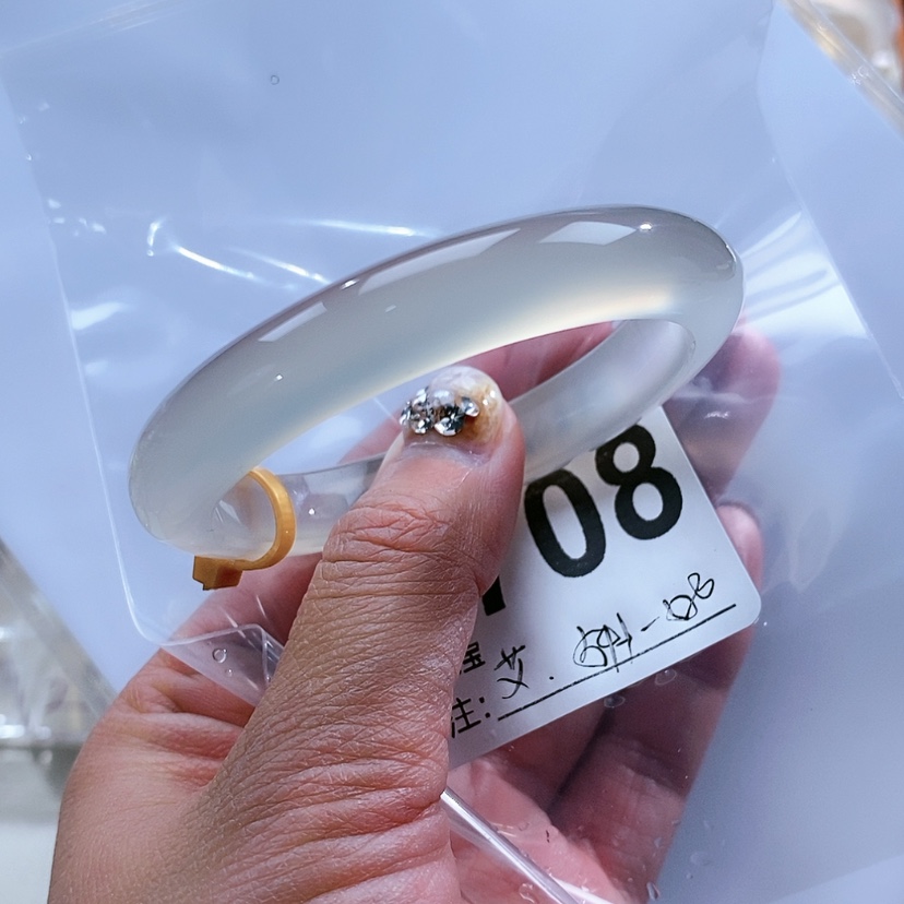 【闪购商品】手镯玛瑙/玉髓未镶嵌艾*妈