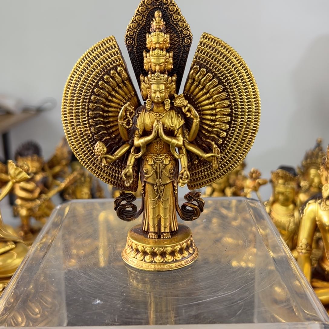 沙**漠佛像的造型与造型