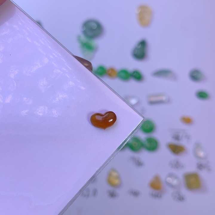 翡翠颈饰未镶嵌天然翡翠A货爱心