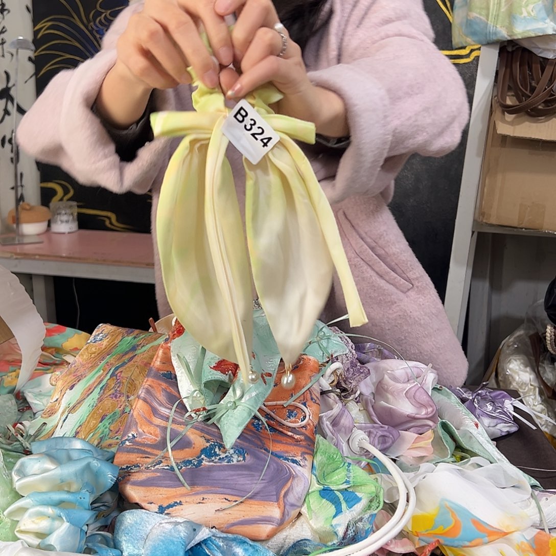 想****324兔耳朵发圈不退不换