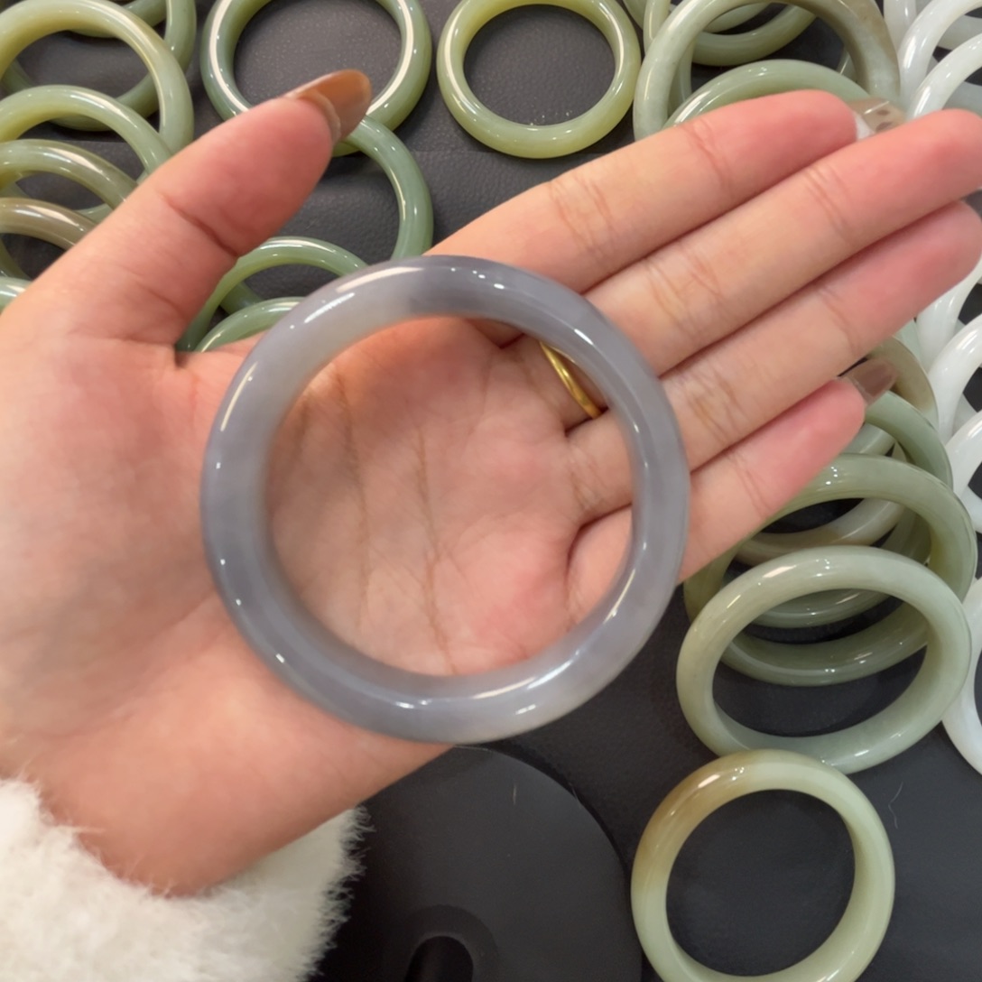 和田玉（糖玉）未镶嵌手镯