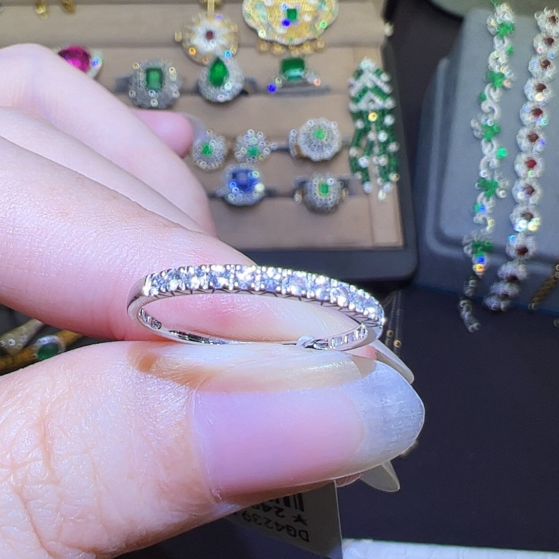 戒指蓝宝石18K金镶嵌