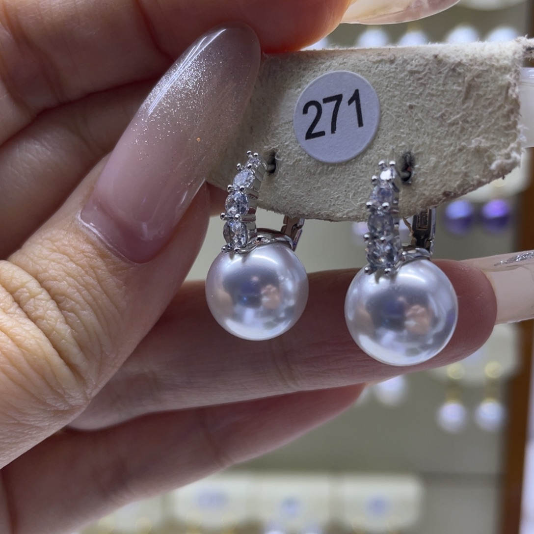 淡水珍珠耳饰未镶嵌