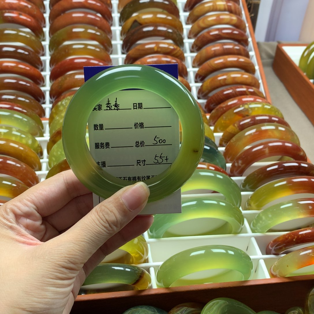 素***素蛇纹石玉未镶嵌手镯