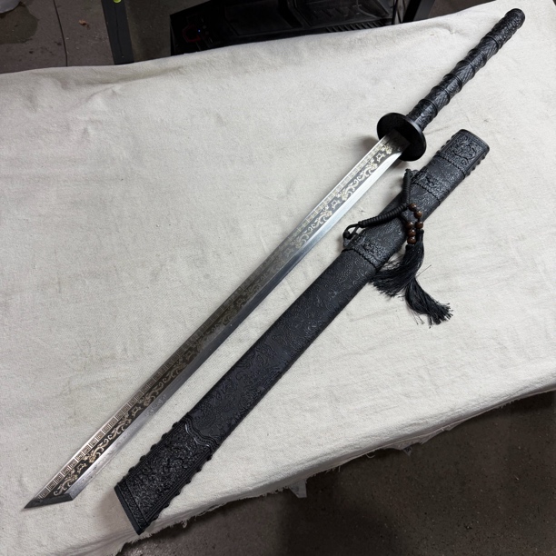 3739  龙泉昊天宝剑高锰钢唐横刀包皮鞘未开刃