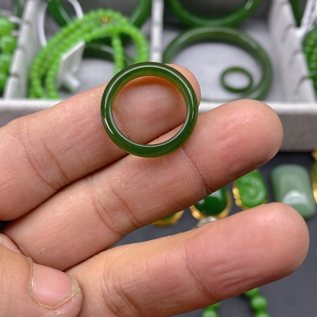 和田玉（碧玉）戒指未镶嵌一**光