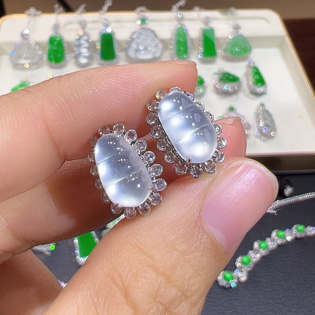 翡翠18K金镶嵌耳饰