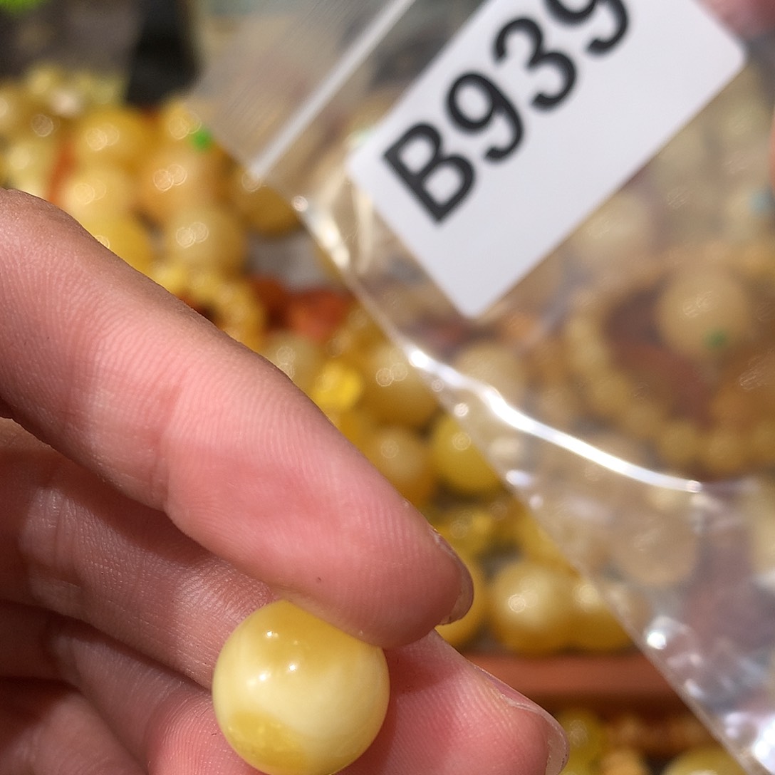 未镶嵌琥珀珠宝奇石