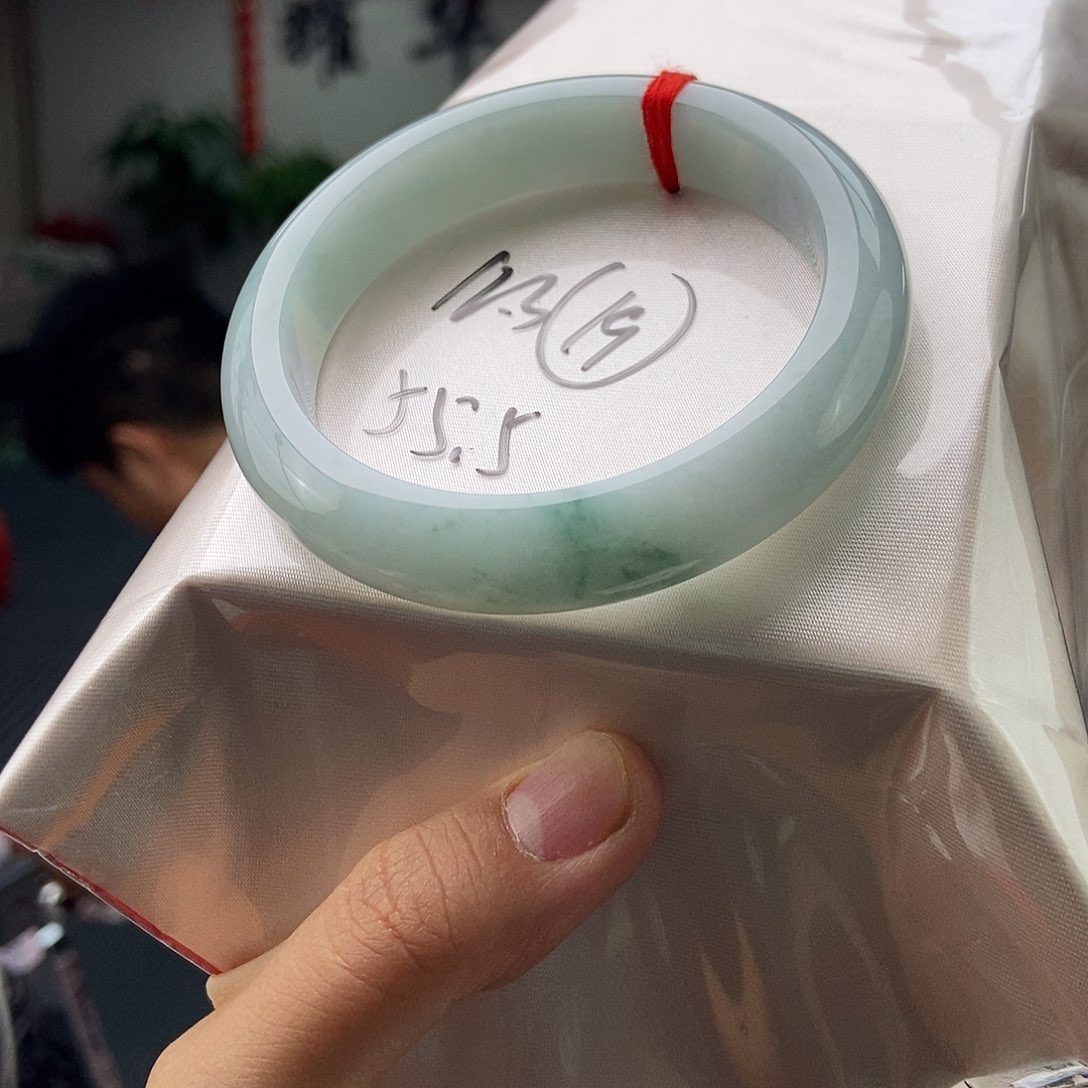 翡翠手镯未镶嵌拍一发一