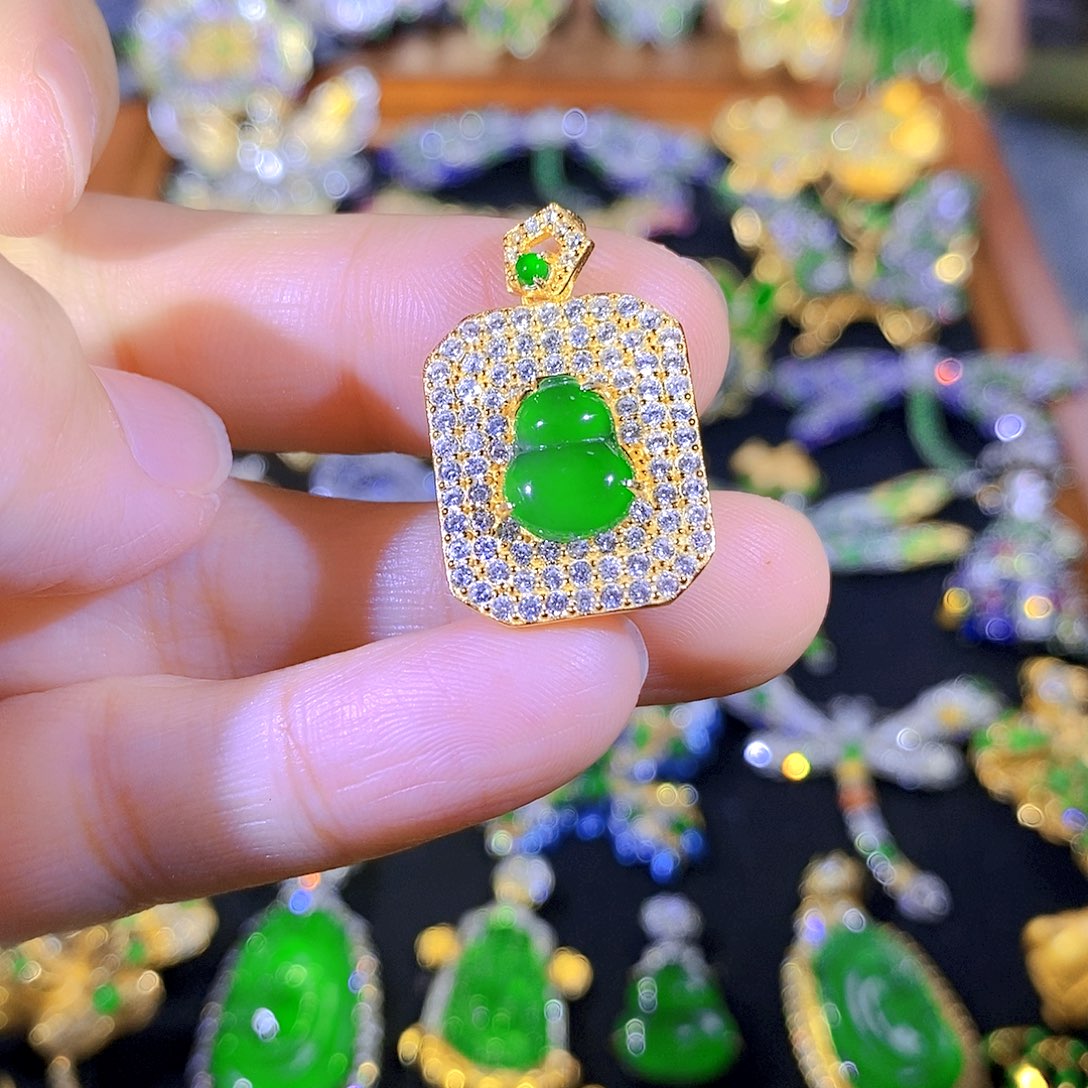 颈饰银S925镶嵌翡翠