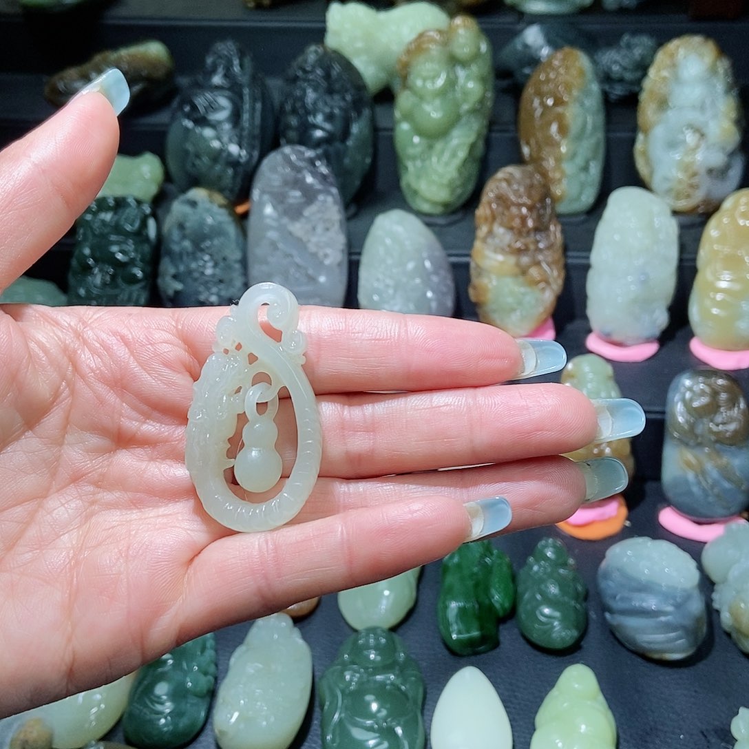 和田玉颈饰未镶嵌