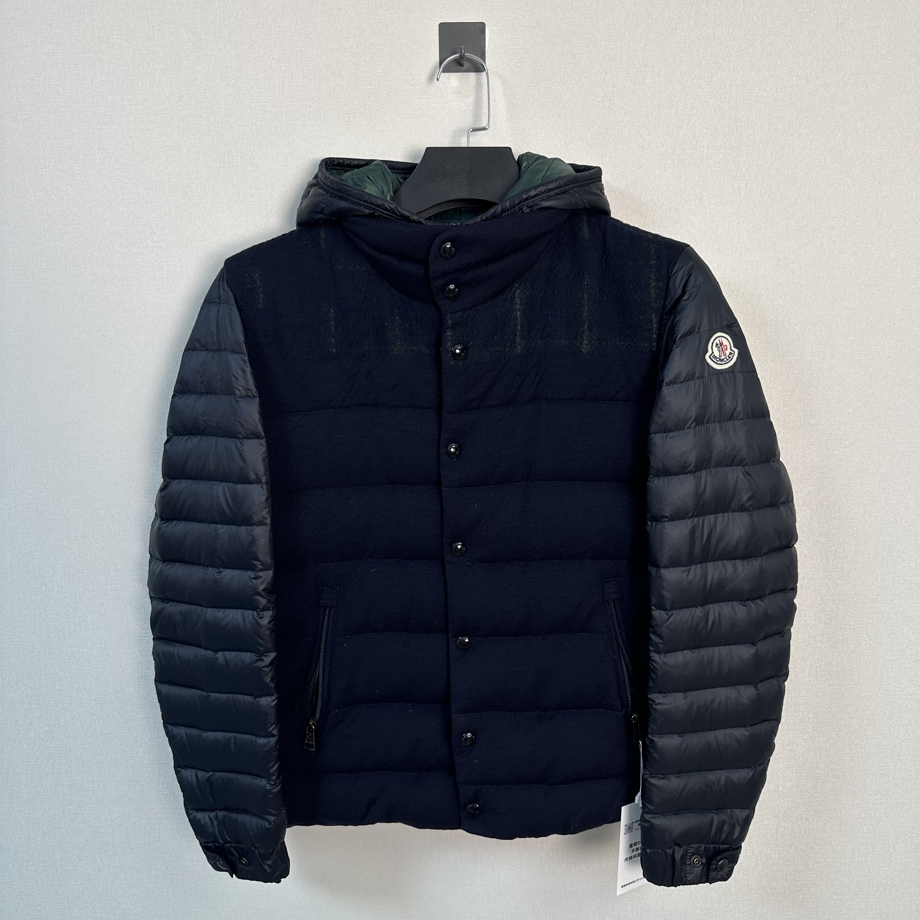 99新 MONCLER 盟可睐袖标羽绒服/1码/价13900