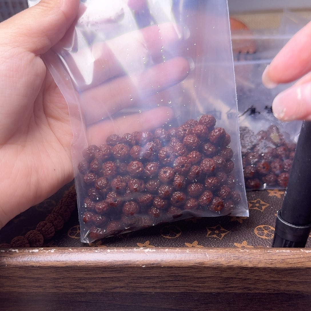 劫***生吊坠金刚菩提120颗黄身有瑕疵