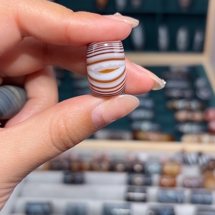 大***王玛瑙/玉髓合金珠宝奇石