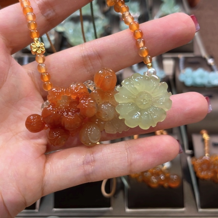 蛇纹石玉吊坠(赠链)未镶嵌